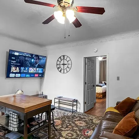 Cozy 2 Bedroom + 2 Bathroom